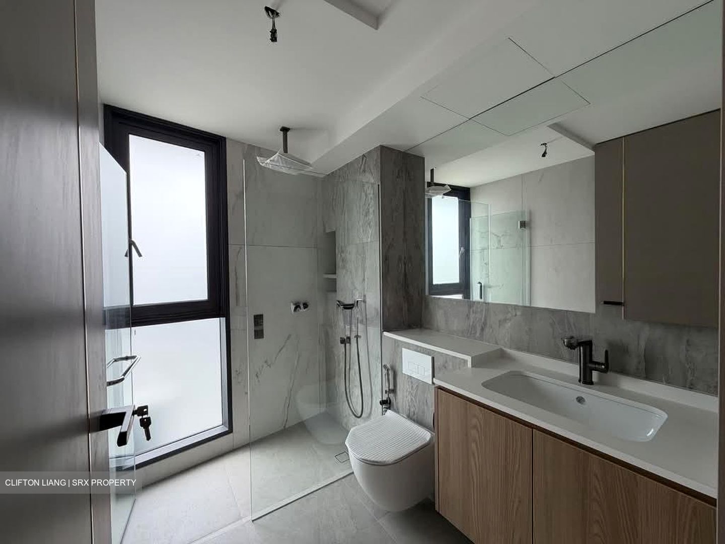 Simon Lane (D19), Terrace #536340361